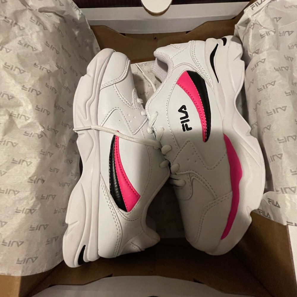 Kid girl fila shoes